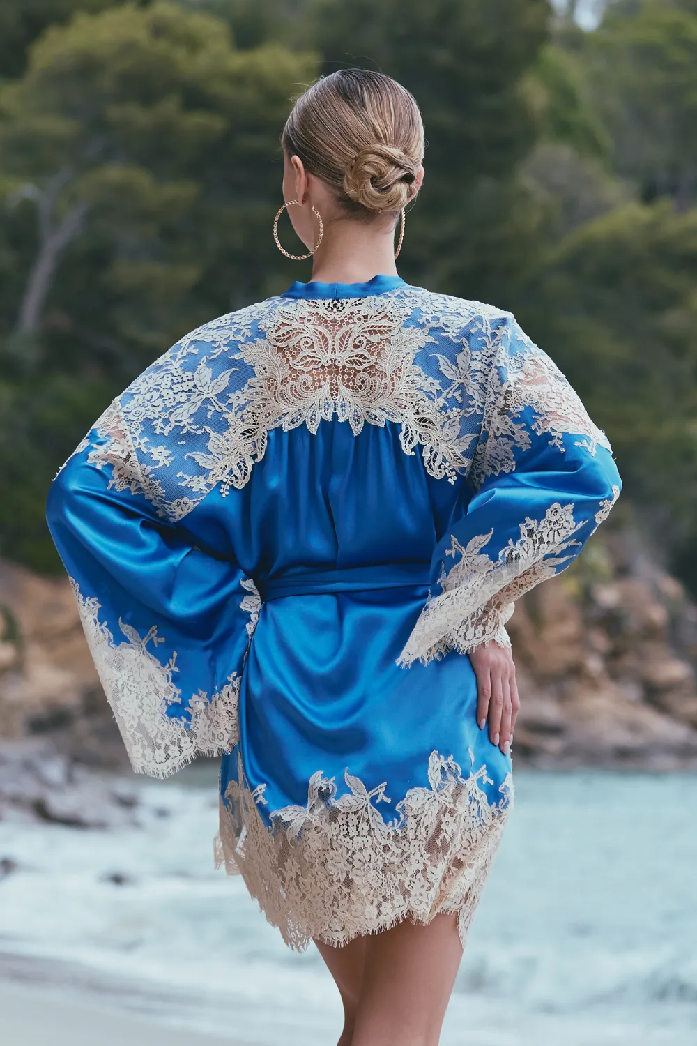 Apolline Silk Short Robe in Blue