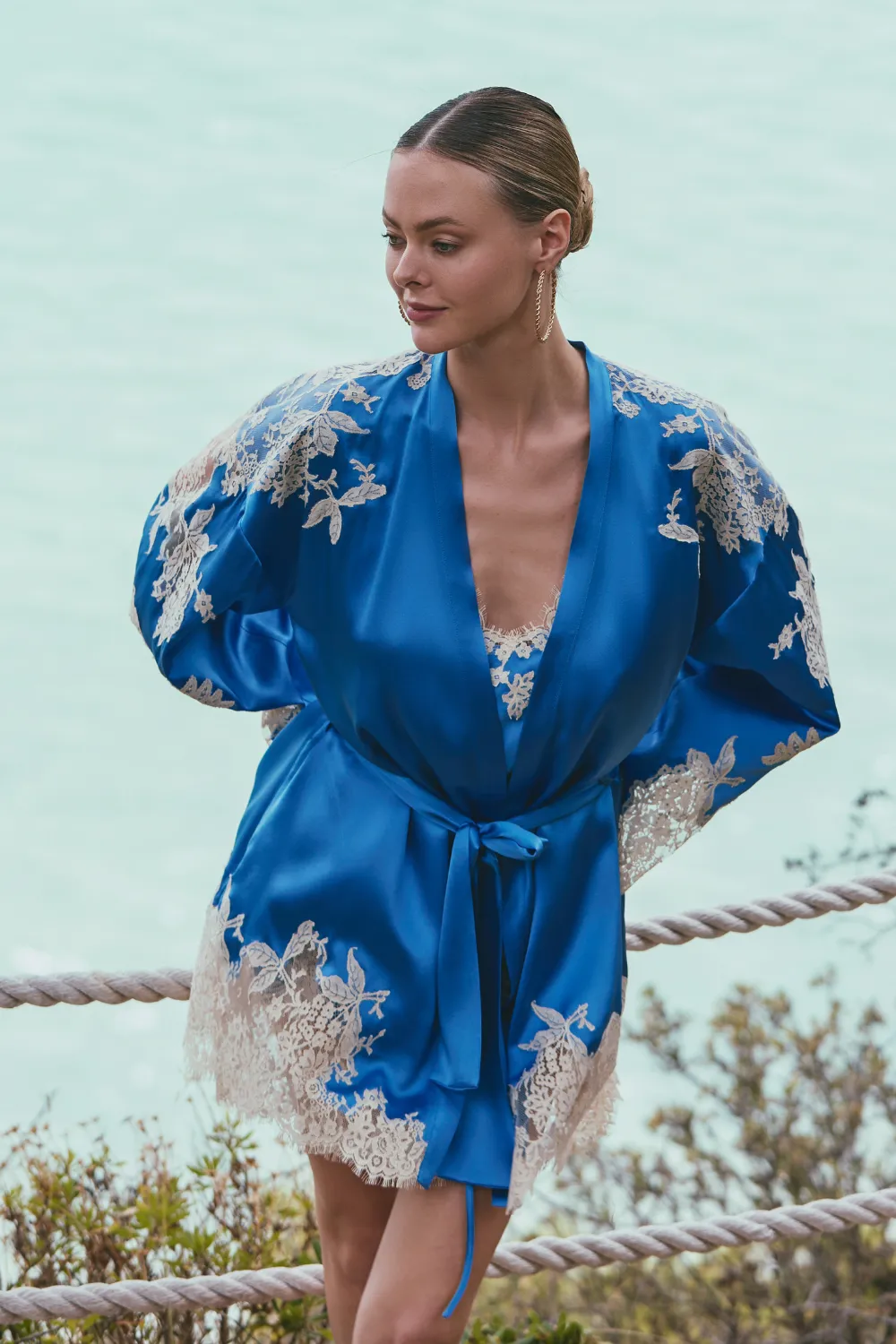 Apolline Silk Short Robe in Blue