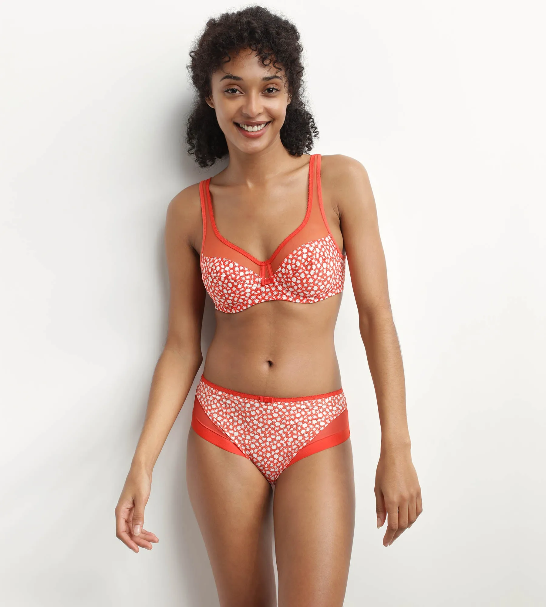 Full cup underwire floral bra in Red Generous Dim