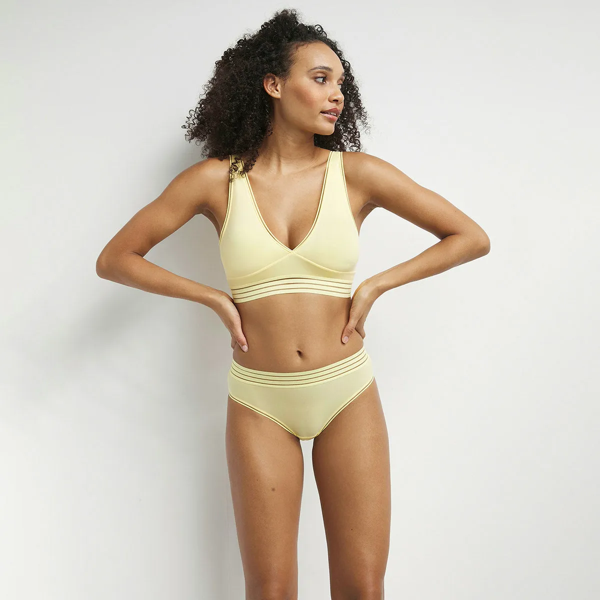 Invisible women's knickers in soft yellow microfibre Oh My Dim's