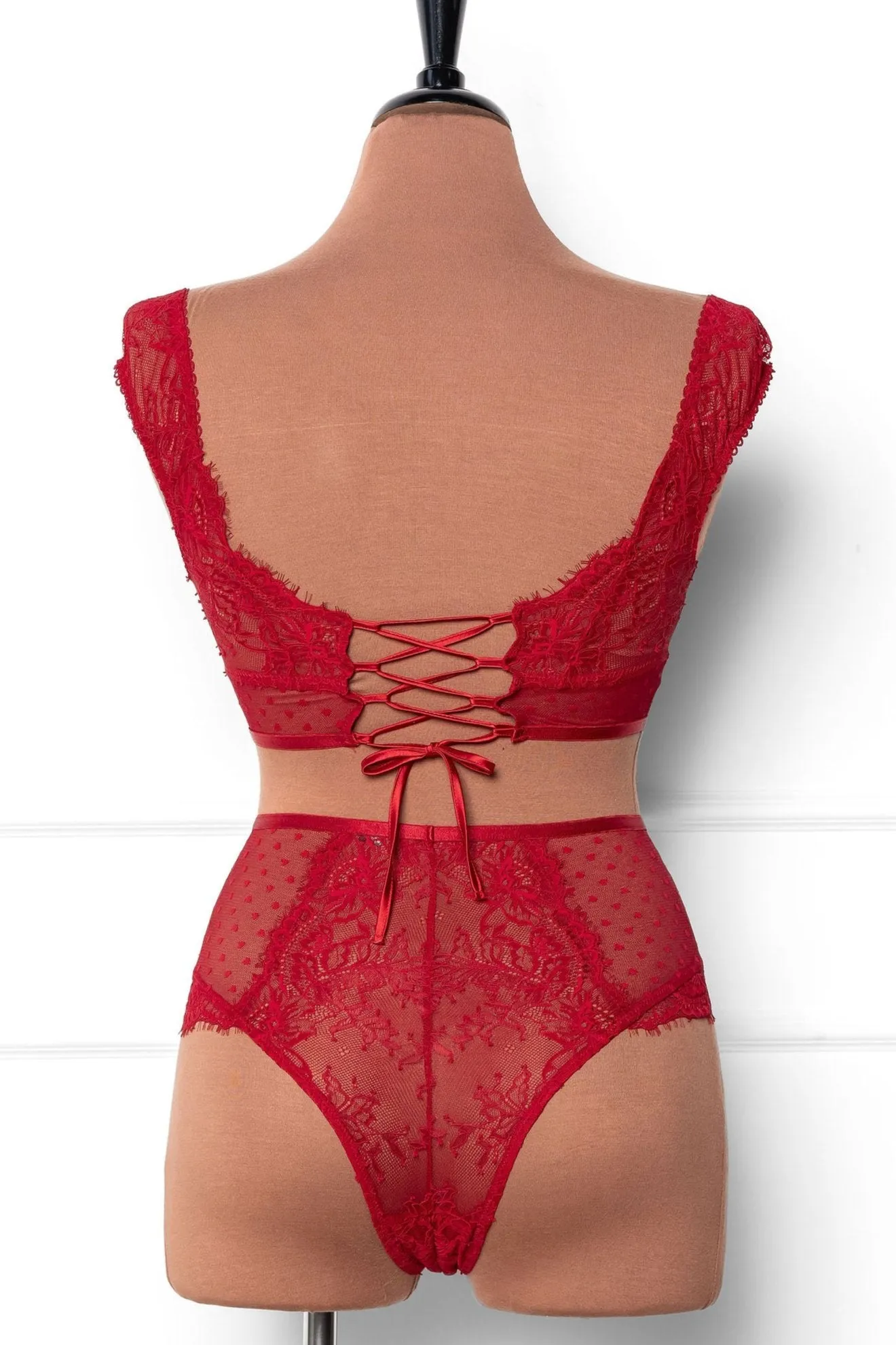 Lacy Off-The-Shoulder Bralette - Red