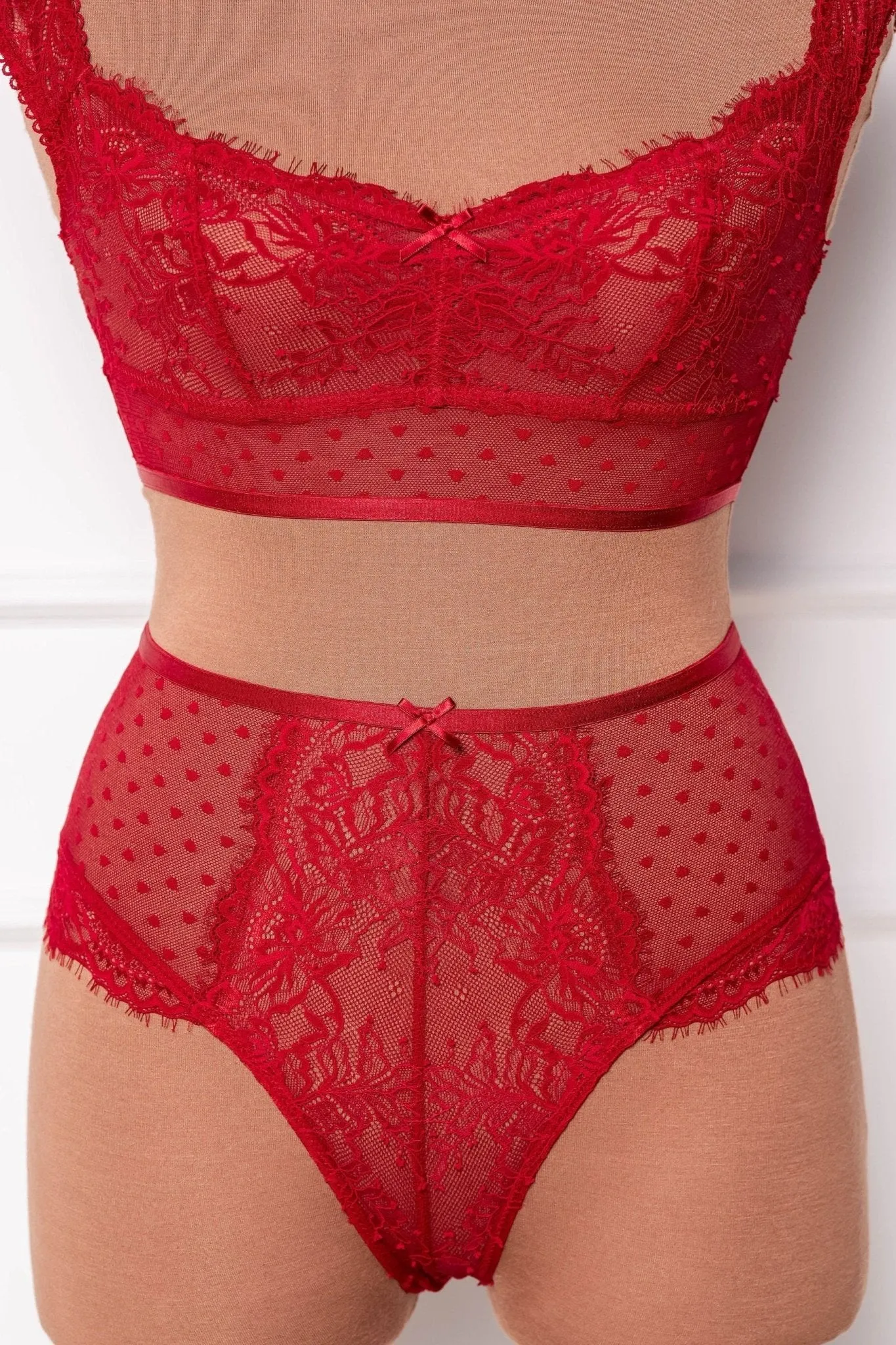 Lacy Off-The-Shoulder Bralette - Red