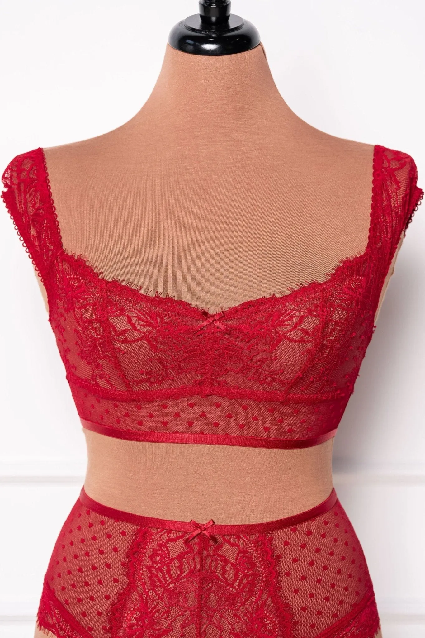 Lacy Off-The-Shoulder Bralette - Red