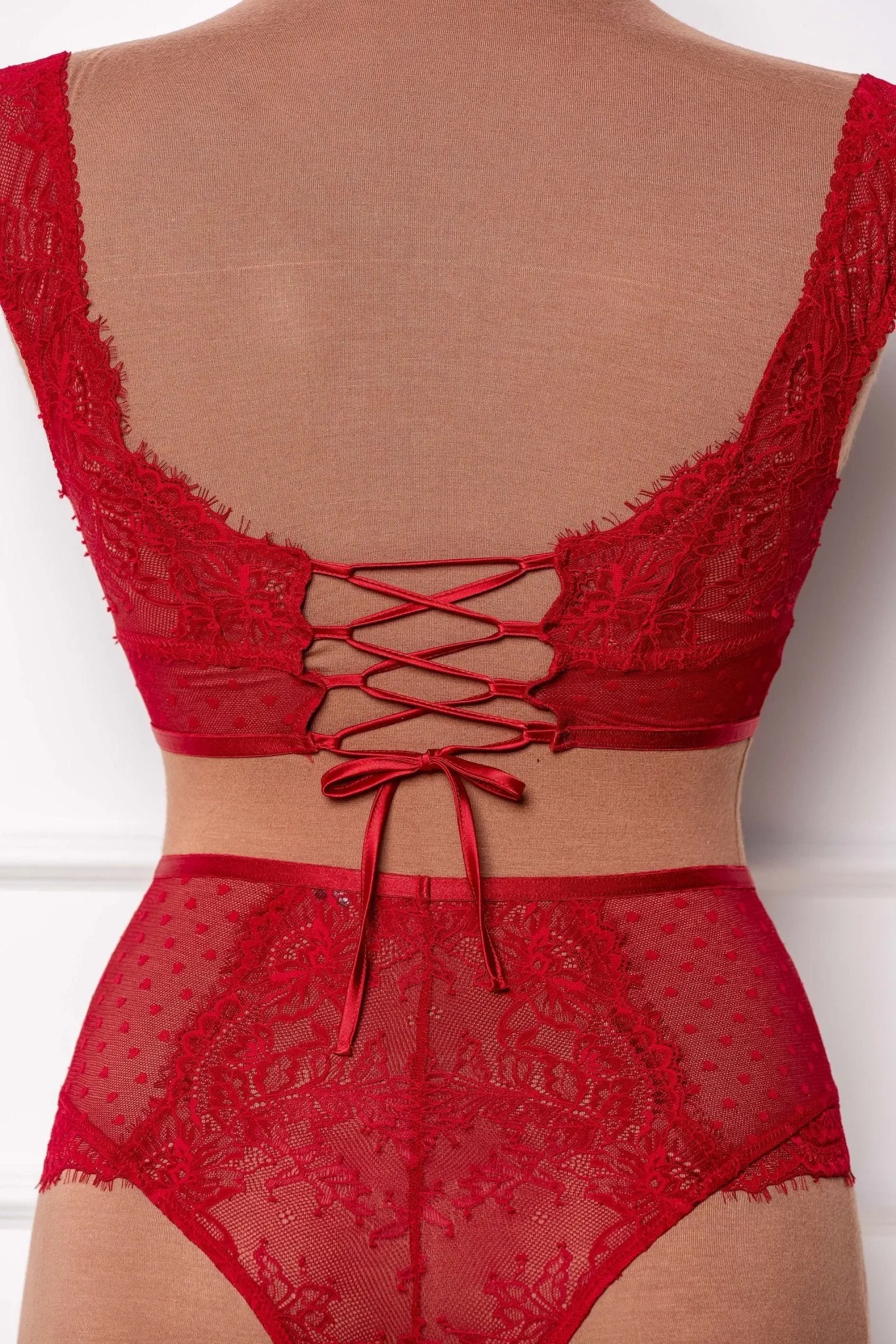 Lacy Off-The-Shoulder Bralette - Red