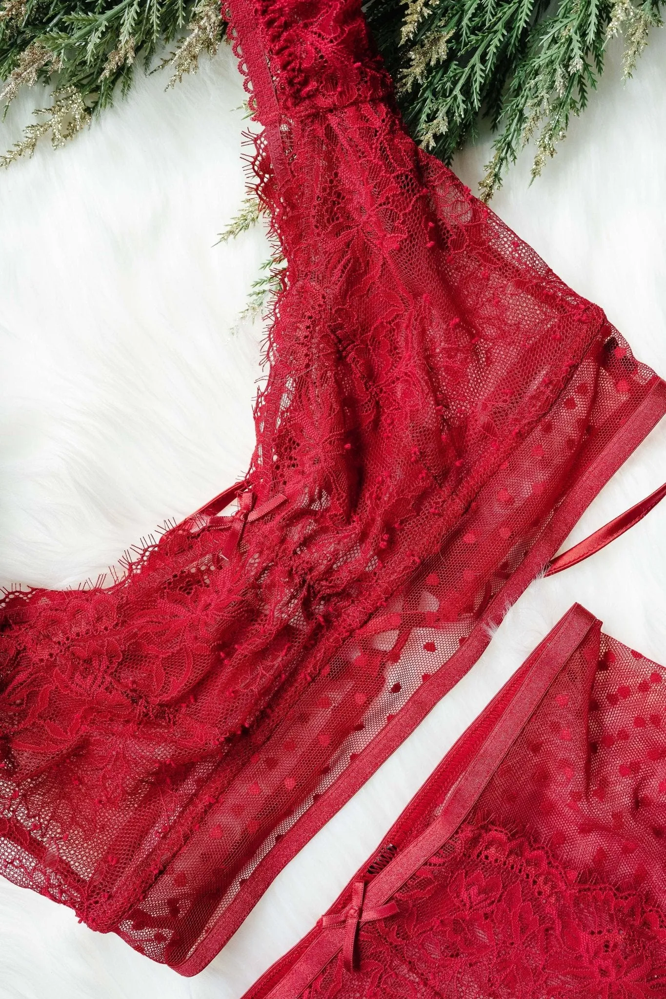 Lacy Off-The-Shoulder Bralette - Red
