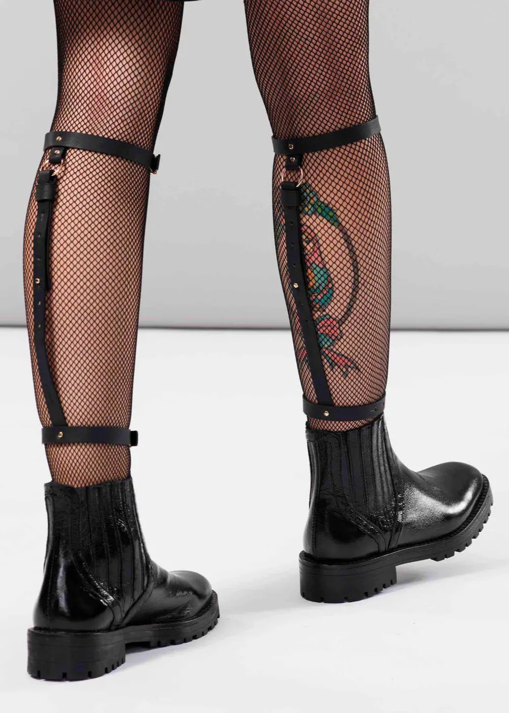Maze Back Leg Garter (Black)