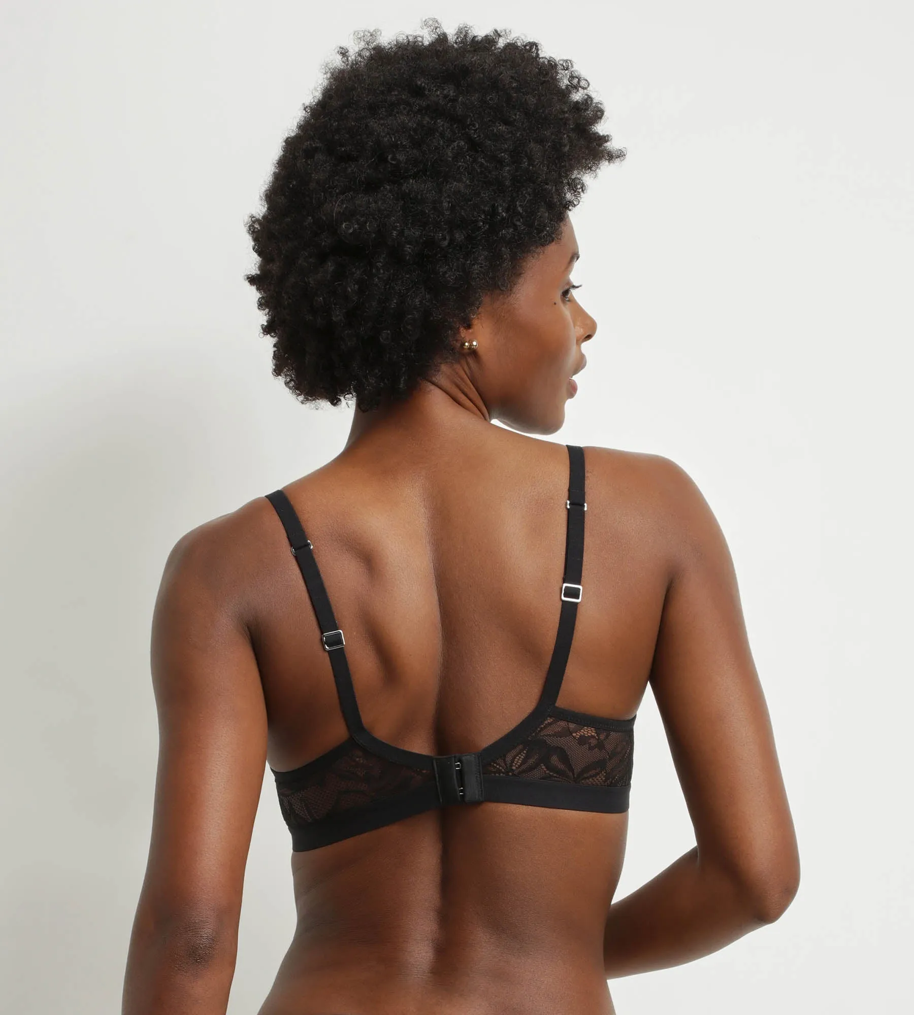 Underwired bra in black lace with Mod foliage by Dim